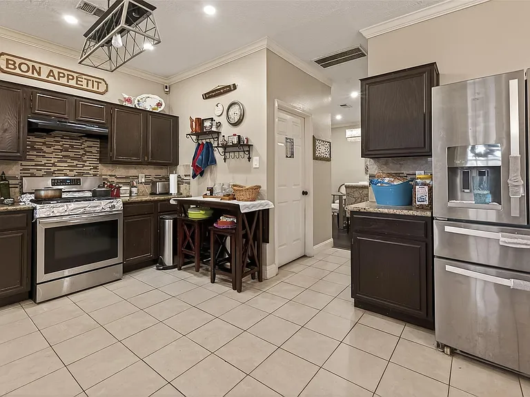 3611 Stacy Park Cir — Photo 17