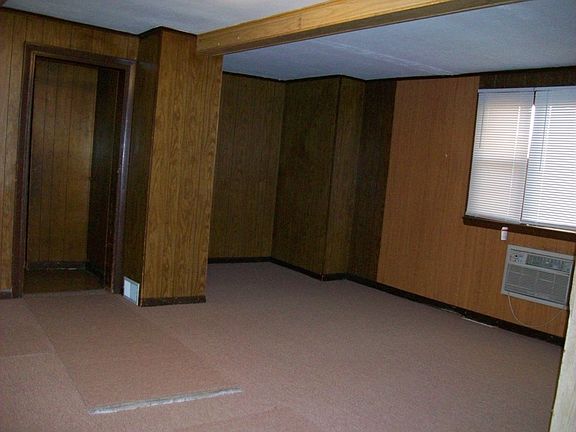 5th image of 641 Massena Ave