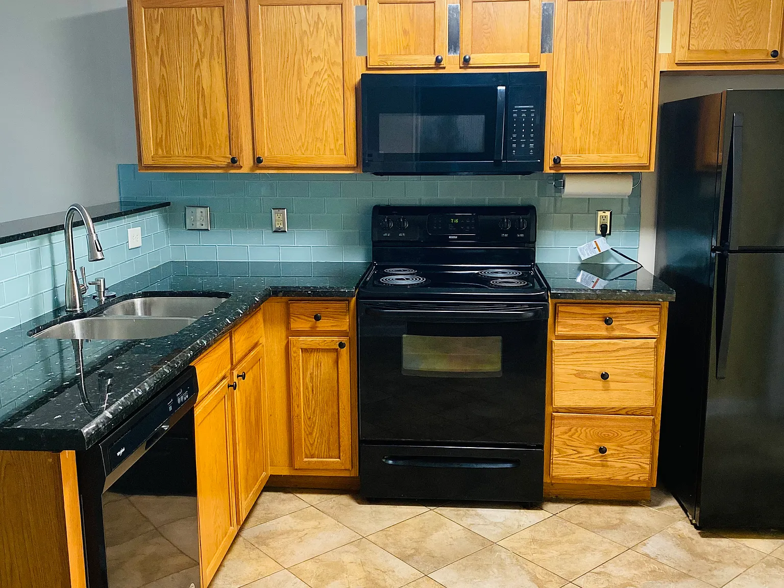 3 bed, 2.5 bath, 1770 sqft, $2,200 — Photo 1