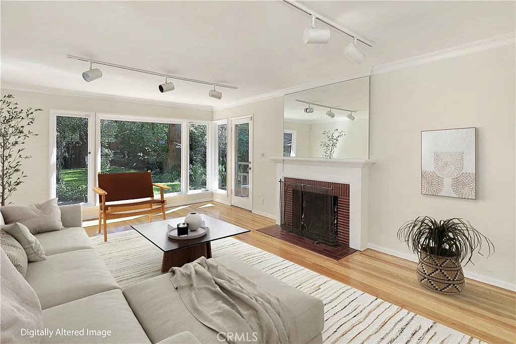 2 bed, 1.5 bath, 1277 sqft, $5,950 — Photo 4