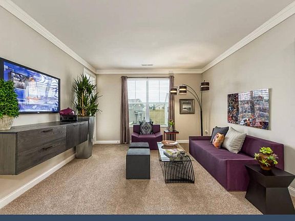 4th image of 910 Polaris Grand Dr APT B