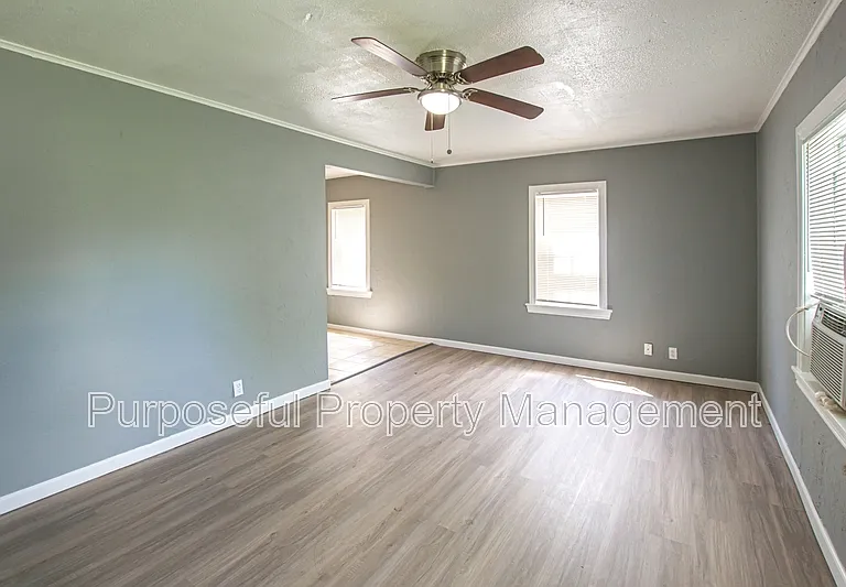 3200 SW 20th St — Photo 3
