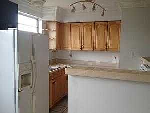 4th image of 302 E Wellington Ct #82