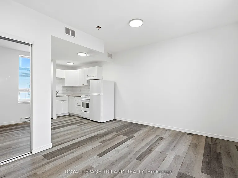 423 Richmond St #302 — Photo 6
