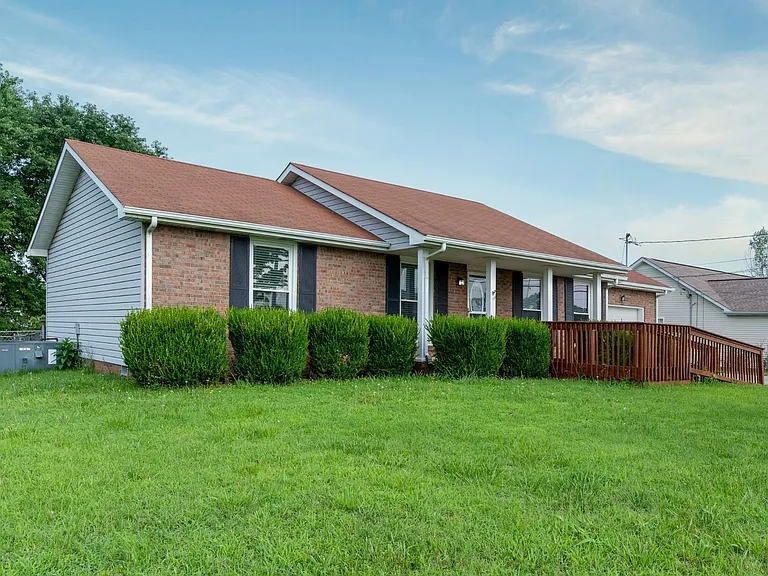 3704 Trenton Rd — Photo 2