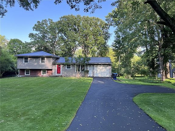 2nd image of 668 Marsh Rd