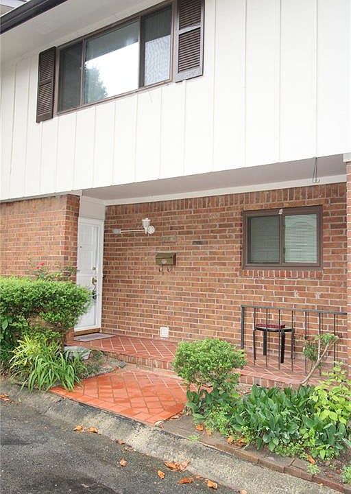 1st image of 2562 Bradford Sq NE