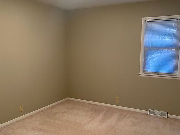5th image of 502 W Pine St