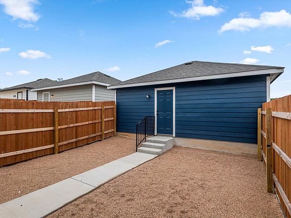 4th image of 5900 Whisper Creek Dr #412