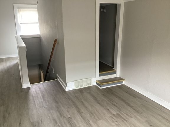 2nd image of 3827 Graceland Ave