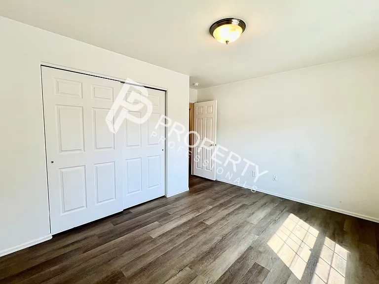 316 Columbine Dr — Photo 12