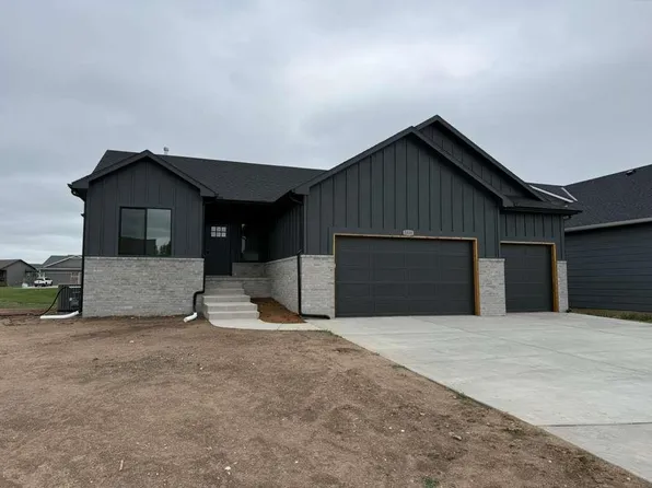5856 N Newport St, Wichita, KS 67219