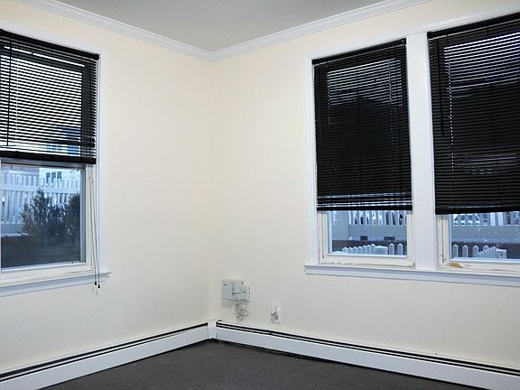 5th image of 1503 Bayview Ave #1