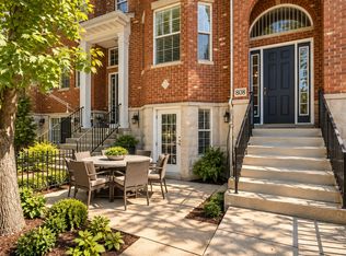 808 Shandrew Dr #808, Naperville, IL 60540