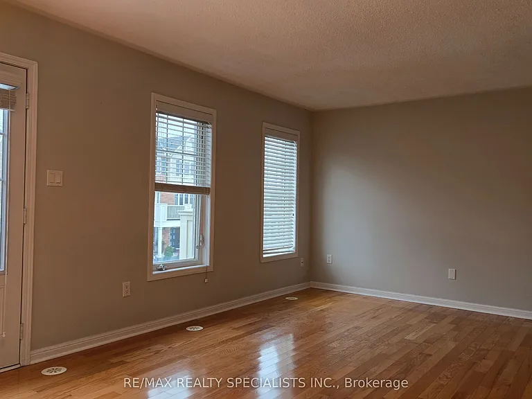 826 Fowles Ct — Photo 7