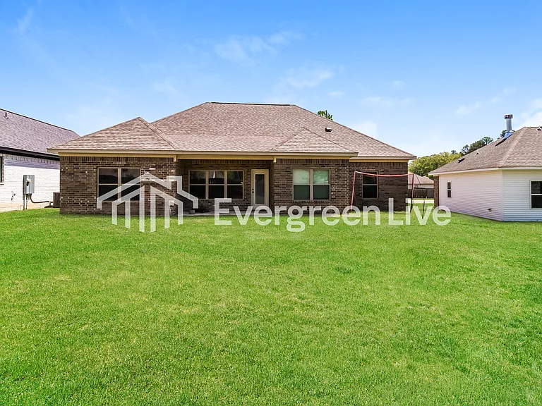 4568 Western Woods Dr — Photo 14
