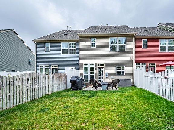 2nd image of 8998 Ringview Dr