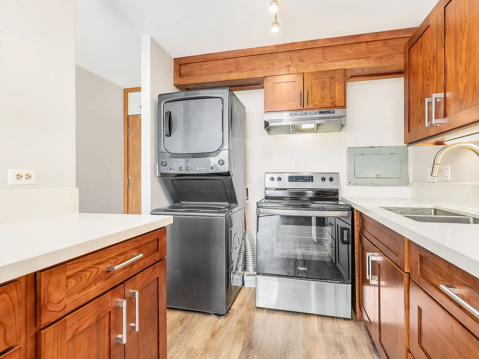 1 bed, 687 sqft, $2,250 — Photo 3