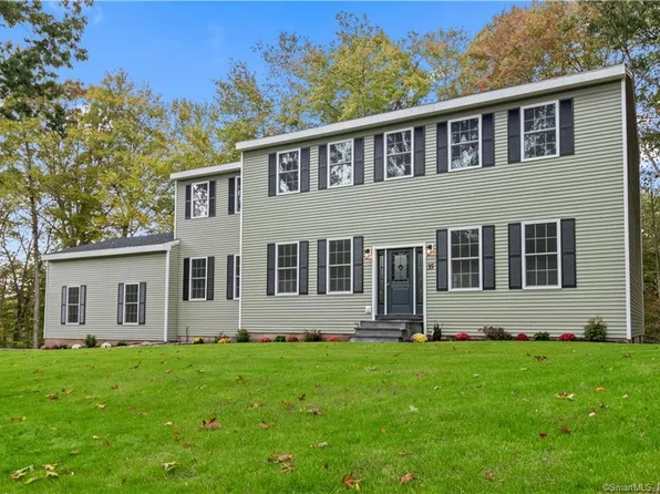 35 Twin Oak Farm Road, Wallingford, CT 06492
