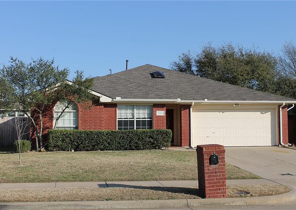 1st image of 1006 Barkridge Dr