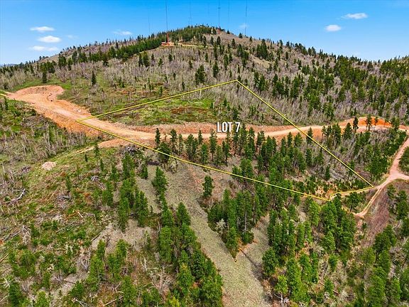 2nd image of 6 Wapiti Rd