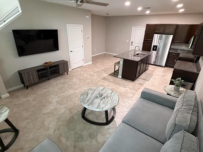 4773 N Longwood Lake Sq — Photo 3