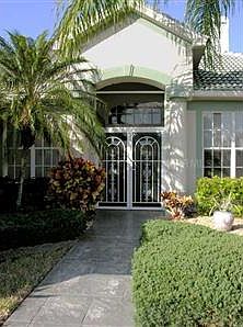 3rd image of 1213 Knollcrest Ct