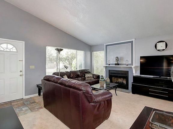4th image of 3158 Prince Henry Dr