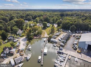 1462 Snug Harbor Rd, Shady Side, MD 20764