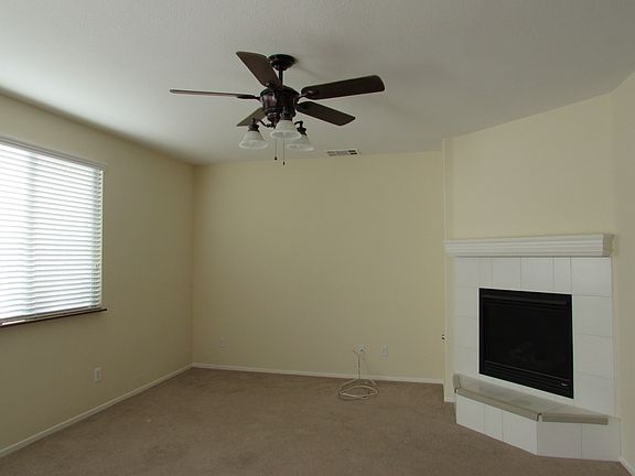 4th image of 33567 Mint Ave