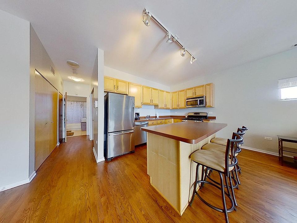 1st image of 1808 S Michigan Ave APT 15