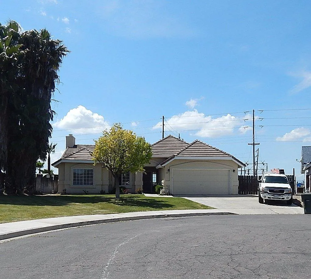1301 El Cajon Ct photo 1