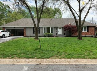 10241 Granada Ln, Overland Park, KS 66207