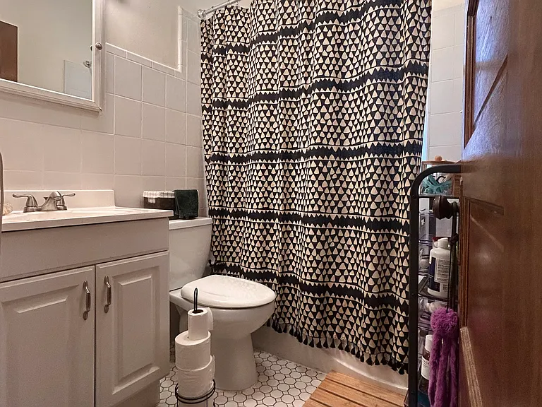2071 N Hoyne Ave #2 — Photo 11