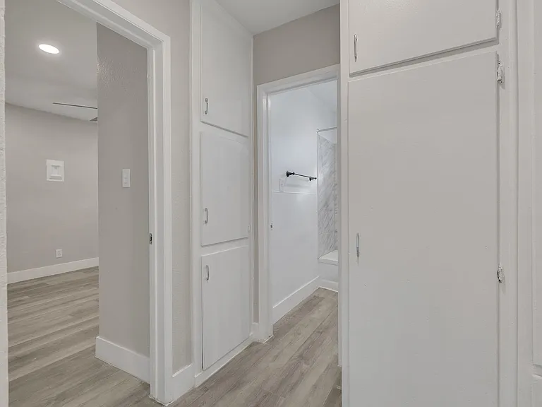 4500 N Lakewood Blvd — Photo 23