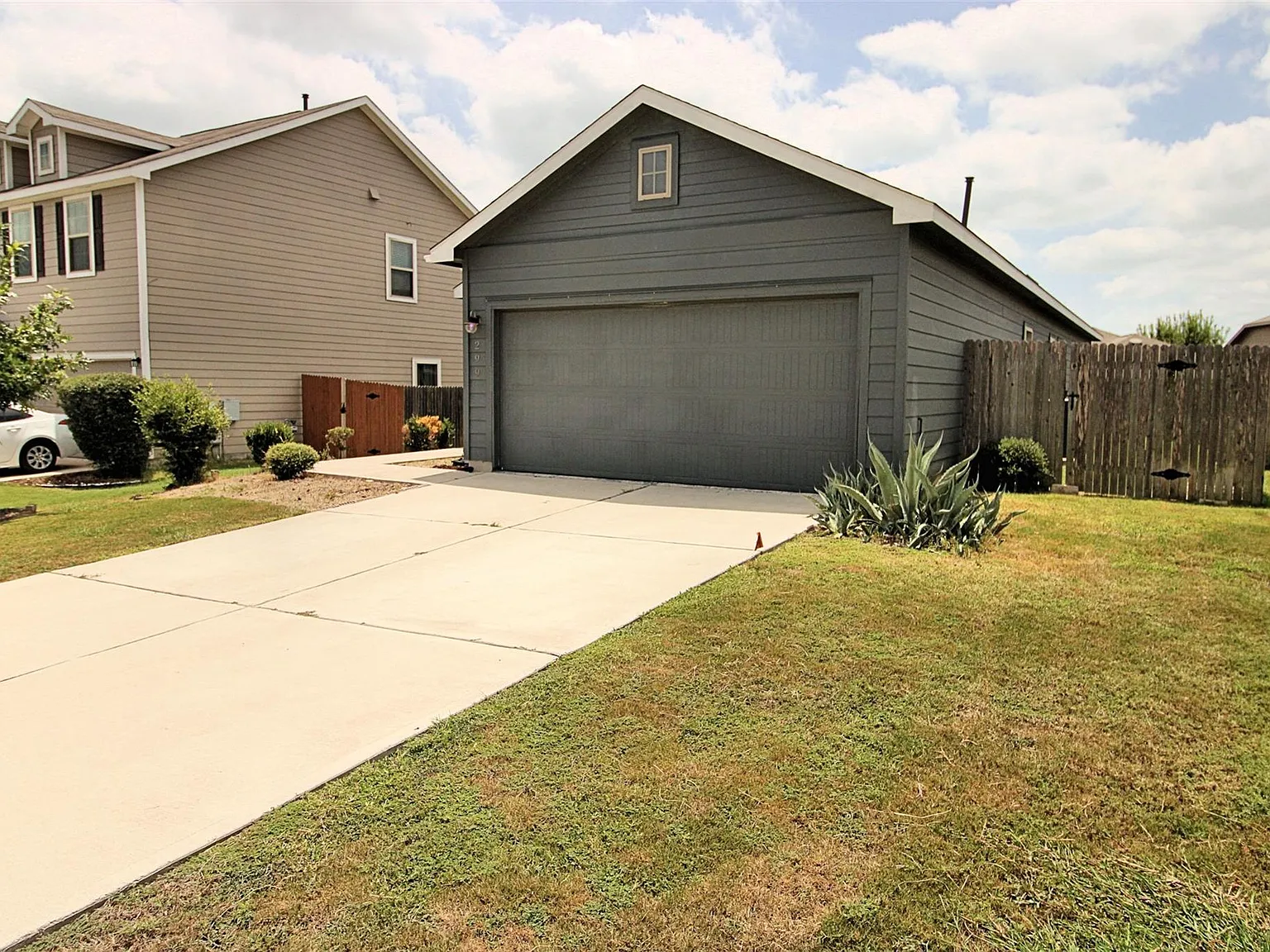 4 bed, 2.0 bath, 1625 sqft, $2,050 — Photo 2
