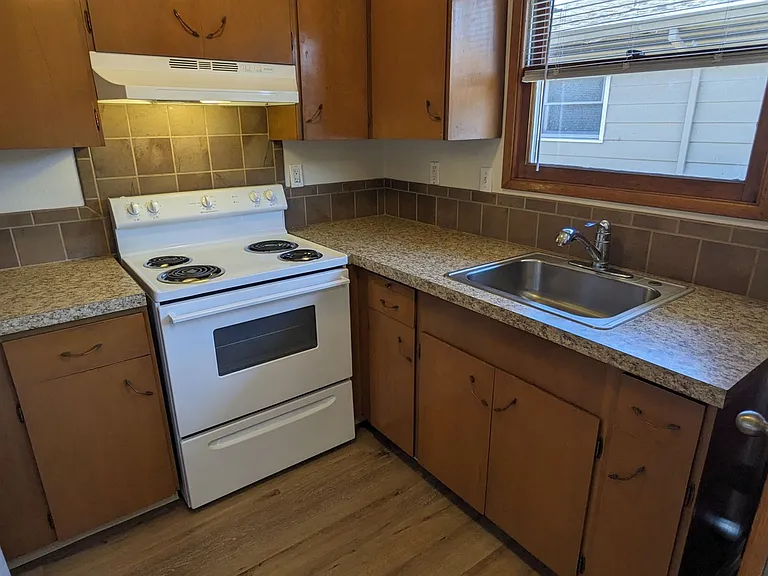 Bel Air Apartments — Photo 30