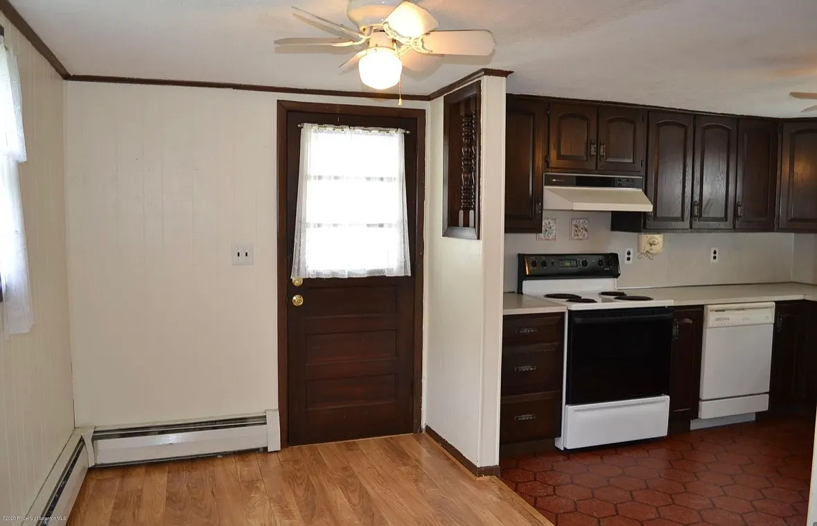 2 bed, 850 sqft, $1,295 — Photo 4