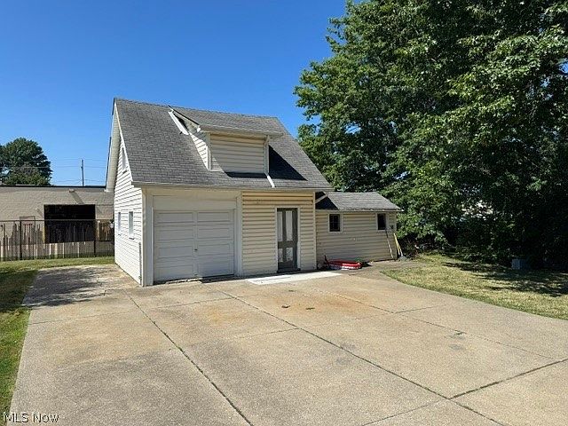 2nd image of 1370 Bellview St