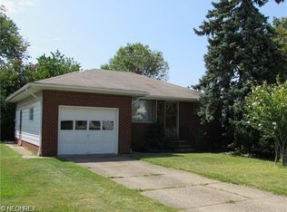 650 Dickerson Rd, Willowick, OH 44095