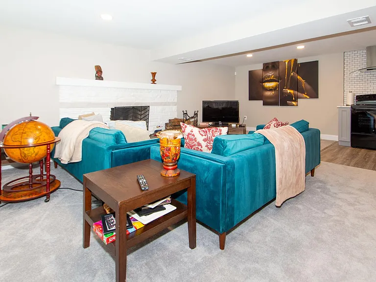 11 Arthur Dr W — Photo 8