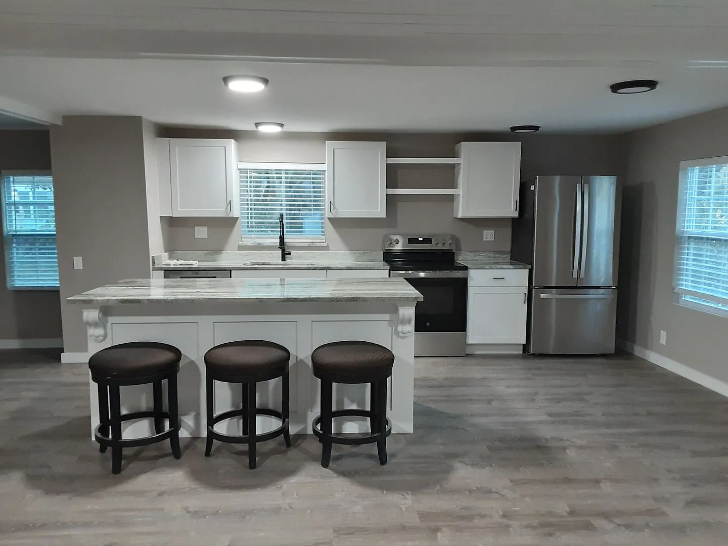 Half Off Your First Months Rent! Beautiful, Newly Remodeled Interior 3br/2ba — Photo 3