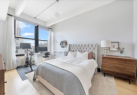 4th image of 70 Washington St APT 10B
