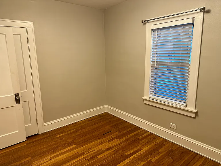 1242 Hathaway Ave — Photo 10