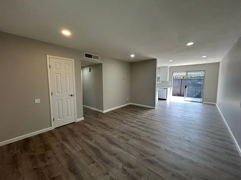 215 Floyd Ave #34 — Photo 3