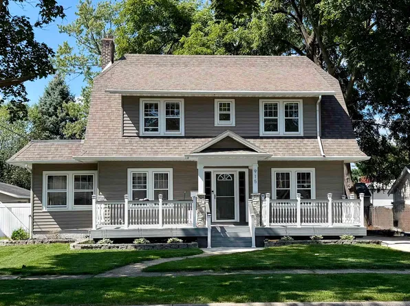 915 N Garfield Ave, Janesville, WI 53545