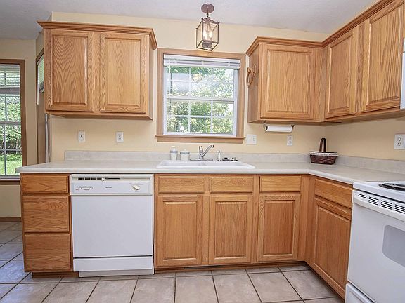 4th image of 442 N Murphy Drive