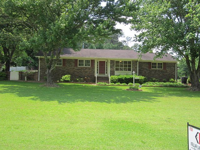 1st image of 111 Sherwood Ln