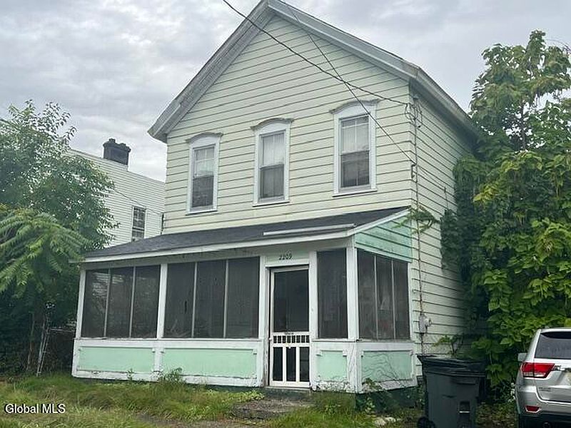 2nd image of 2209 12th Street