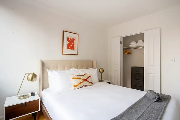 Rented by Greystar | media 5